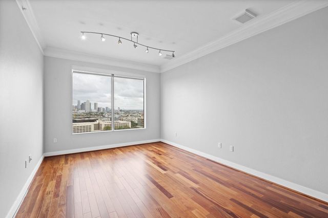 3333 Allen Pkwy 2110, Houston, TX 77019