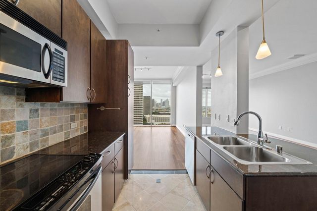 3333 Allen Pkwy 2110, Houston, TX 77019