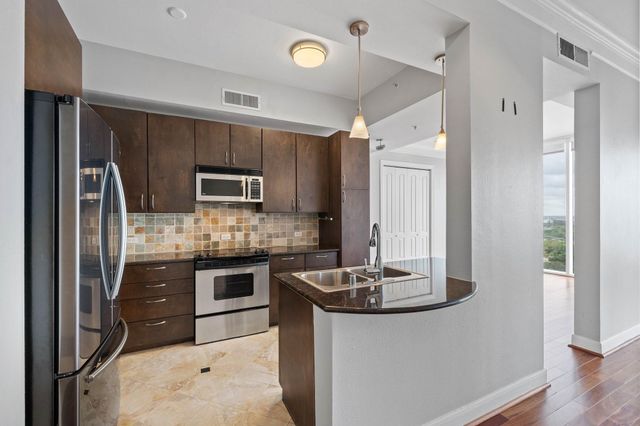 3333 Allen Pkwy 2110, Houston, TX 77019