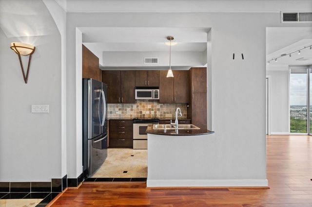 3333 Allen Pkwy 2110, Houston, TX 77019