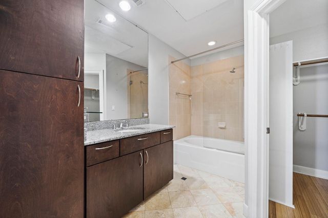 3333 Allen Pkwy 2110, Houston, TX 77019