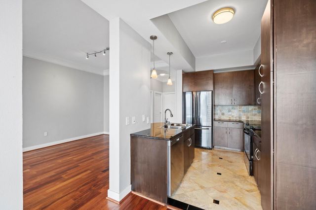 3333 Allen Pkwy 2110, Houston, TX 77019