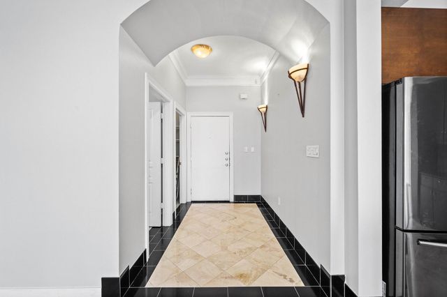 3333 Allen Pkwy 2110, Houston, TX 77019