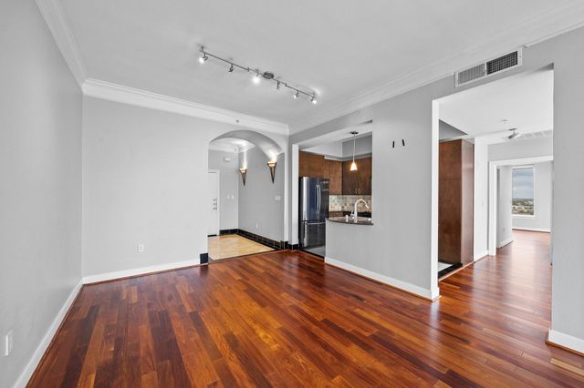 3333 Allen Pkwy 2110, Houston, TX 77019