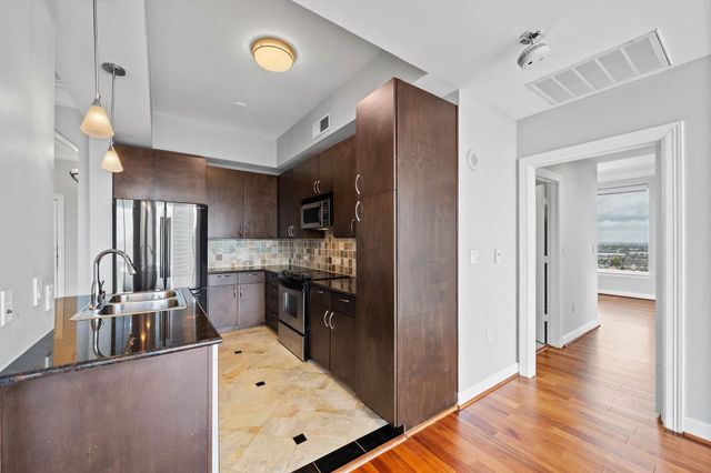 3333 Allen Pkwy 2110, Houston, TX 77019