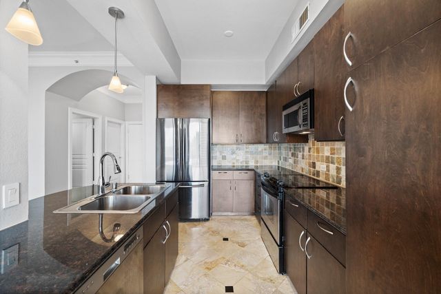 3333 Allen Pkwy 2110, Houston, TX 77019