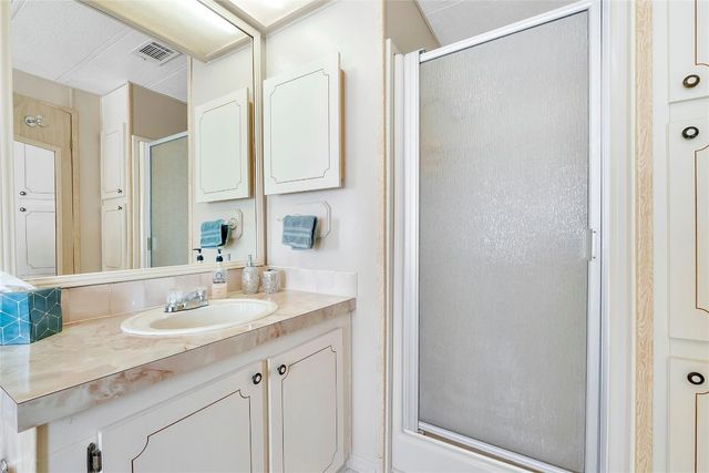 8600 SW 16th Place, Davie, FL 33324