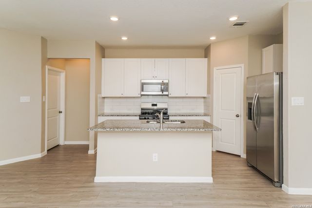 1203 White Willow, New Braunfels, TX 78130