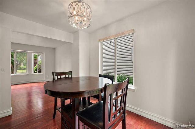 125 Algansee Drive, Troy, MI 48083