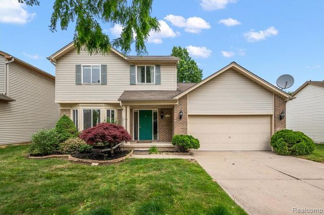 125 Algansee Drive, Troy, MI 48083