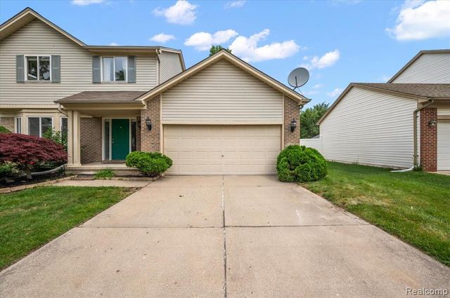 125 Algansee Drive, Troy, MI 48083