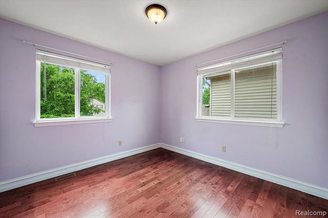 125 Algansee Drive, Troy, MI 48083