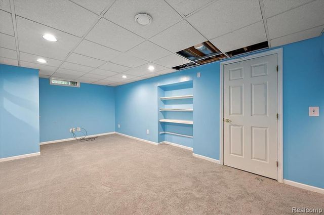 125 Algansee Drive, Troy, MI 48083