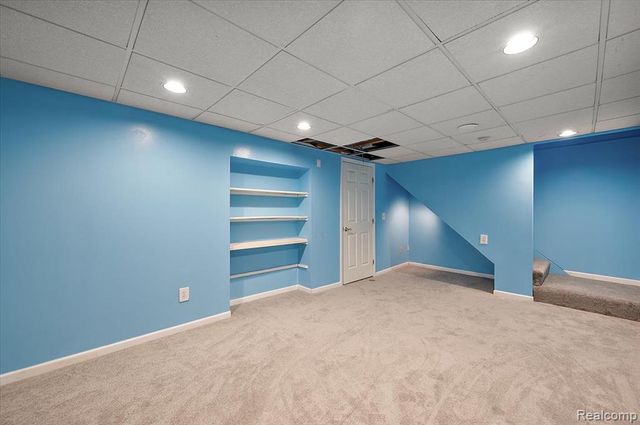 125 Algansee Drive, Troy, MI 48083