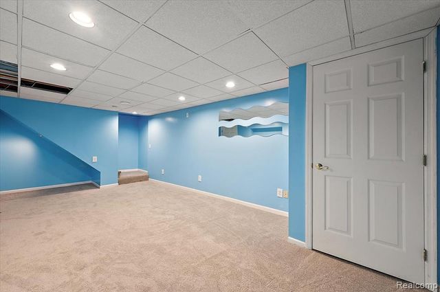 125 Algansee Drive, Troy, MI 48083