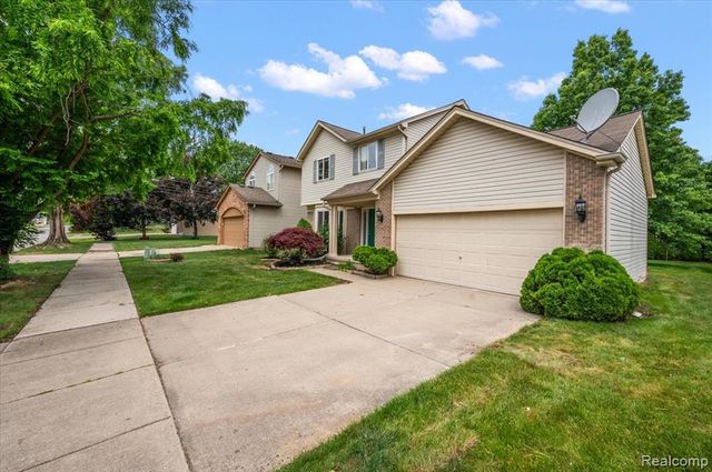 125 Algansee Drive, Troy, MI 48083