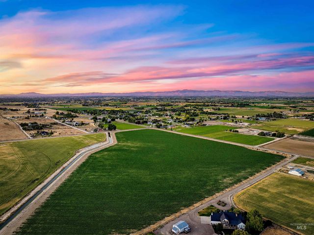 000 S Track Rd, Nampa, ID 83686
