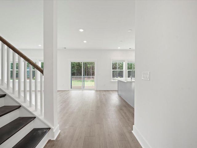 447 Radiant Blue Way, Summerville, SC 29486