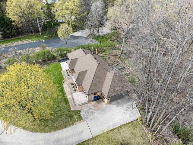104 WULGAERT WAY, Combined Locks, WI 54113