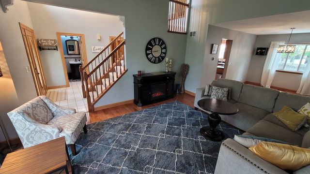 3885 Thornberry Way, Lake In The Hills, IL 60156