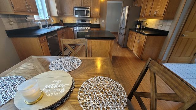 3885 Thornberry Way, Lake In The Hills, IL 60156