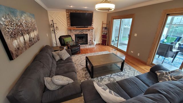 3885 Thornberry Way, Lake In The Hills, IL 60156