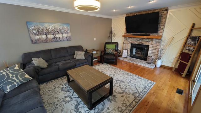 3885 Thornberry Way, Lake In The Hills, IL 60156