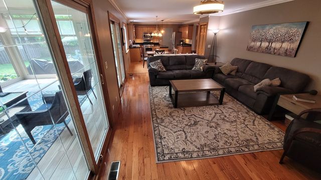 3885 Thornberry Way, Lake In The Hills, IL 60156