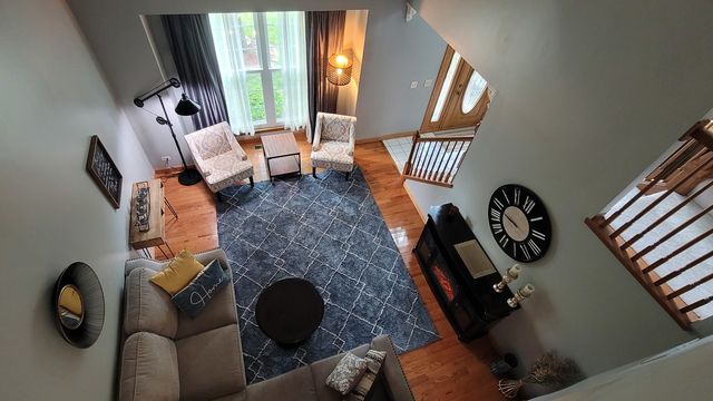 3885 Thornberry Way, Lake In The Hills, IL 60156