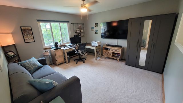 3885 Thornberry Way, Lake In The Hills, IL 60156