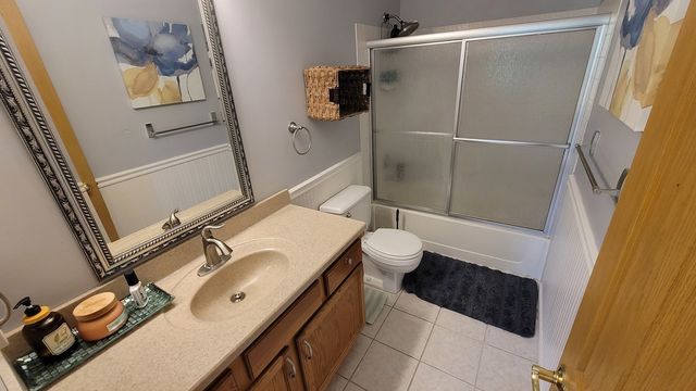 3885 Thornberry Way, Lake In The Hills, IL 60156