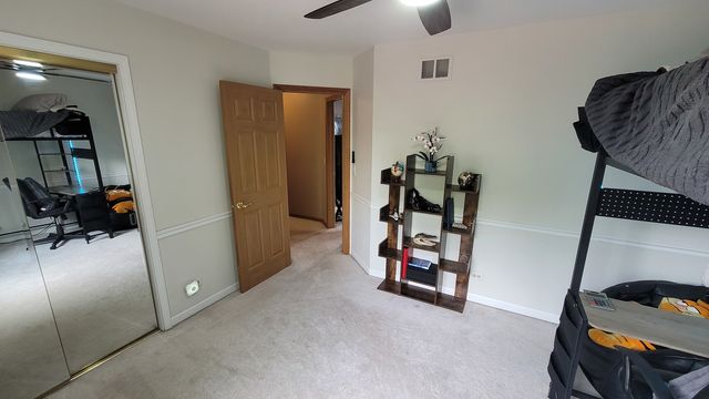3885 Thornberry Way, Lake In The Hills, IL 60156