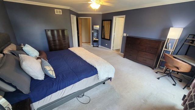 3885 Thornberry Way, Lake In The Hills, IL 60156