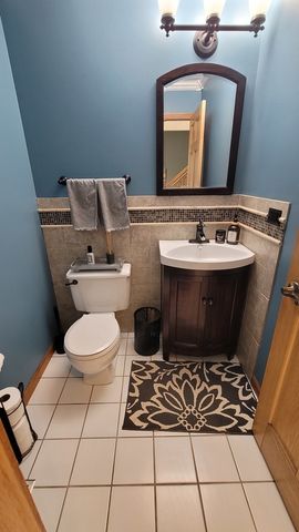 3885 Thornberry Way, Lake In The Hills, IL 60156