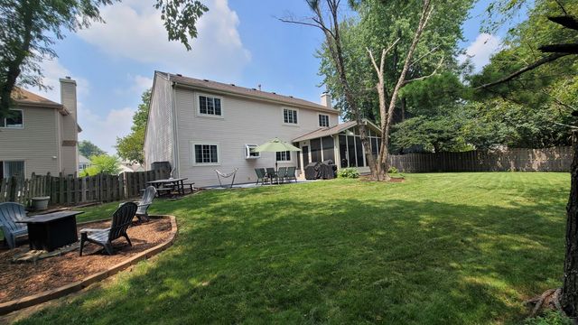 3885 Thornberry Way, Lake In The Hills, IL 60156
