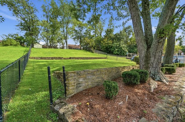 1210 Thurnridge Drive, Reading, OH 45215