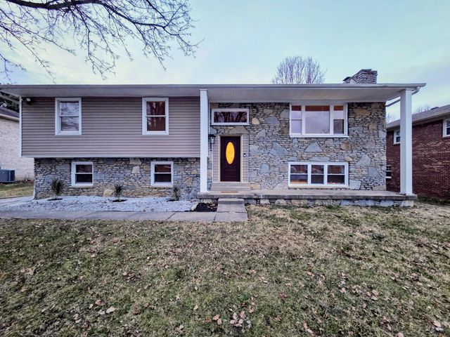 3829 Gladman Way, Lexington, KY 40514