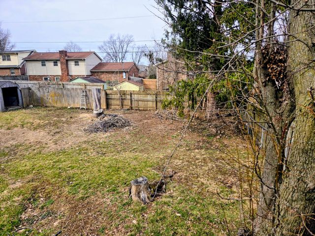 3829 Gladman Way, Lexington, KY 40514