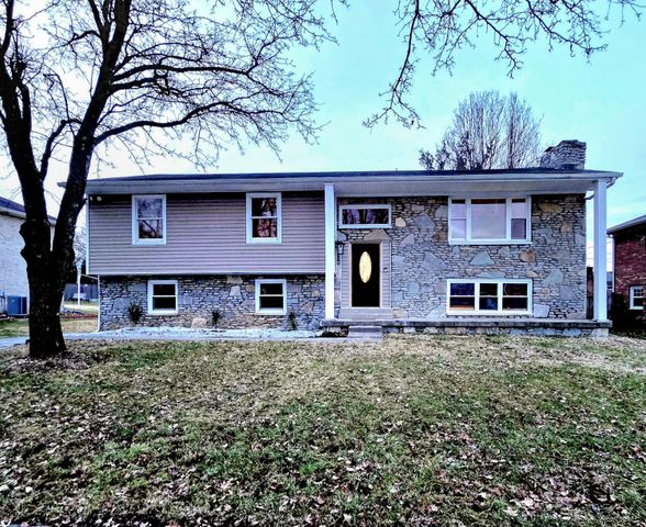 3829 Gladman Way, Lexington, KY 40514