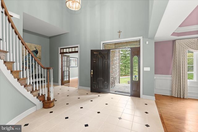 2400 SUMMERFIELD DR, Finksburg, MD 21048
