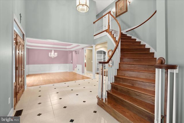 2400 SUMMERFIELD DR, Finksburg, MD 21048