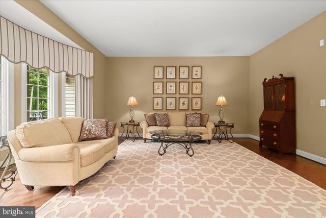 2400 SUMMERFIELD DR, Finksburg, MD 21048