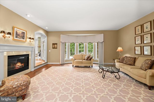 2400 SUMMERFIELD DR, Finksburg, MD 21048