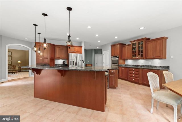 2400 SUMMERFIELD DR, Finksburg, MD 21048