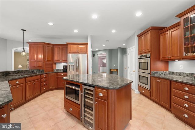 2400 SUMMERFIELD DR, Finksburg, MD 21048