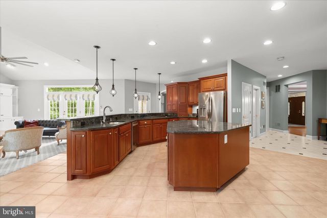 2400 SUMMERFIELD DR, Finksburg, MD 21048