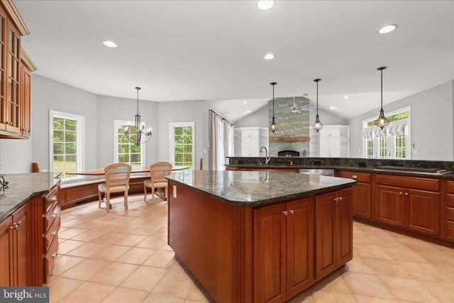 2400 SUMMERFIELD DR, Finksburg, MD 21048