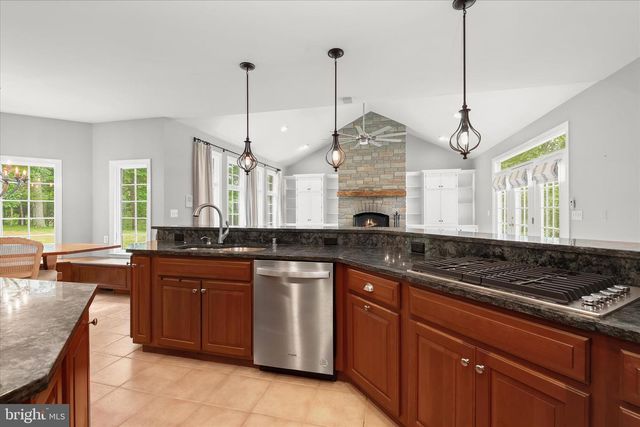 2400 SUMMERFIELD DR, Finksburg, MD 21048
