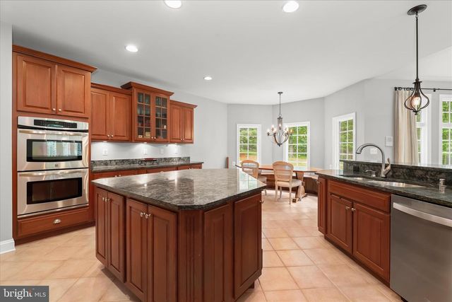 2400 SUMMERFIELD DR, Finksburg, MD 21048