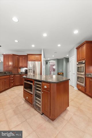 2400 SUMMERFIELD DR, Finksburg, MD 21048
